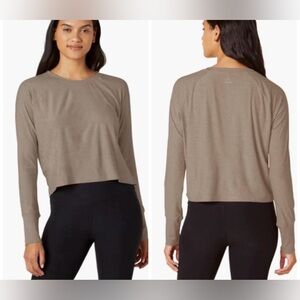 NWOT Beyond Yoga Daydreamer Cropped Boxy Pullover Long Sleeve Shirt Birch Medium